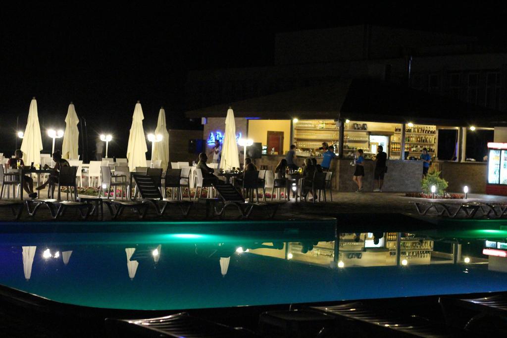 Hotel Promenad Zatoka Buitenkant foto
