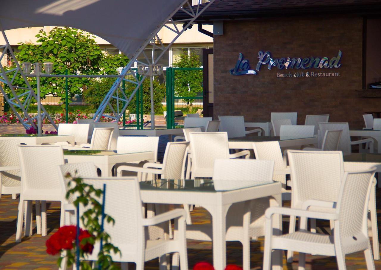 Hotel Promenad Zatoka Buitenkant foto