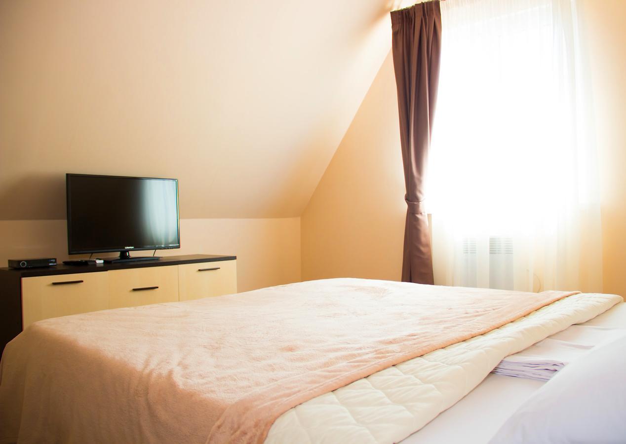 Hotel Promenad Zatoka Buitenkant foto