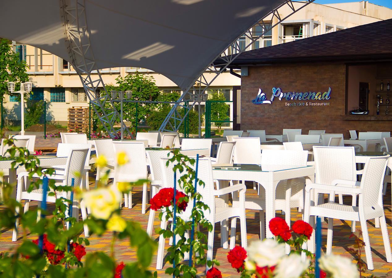 Hotel Promenad Zatoka Buitenkant foto