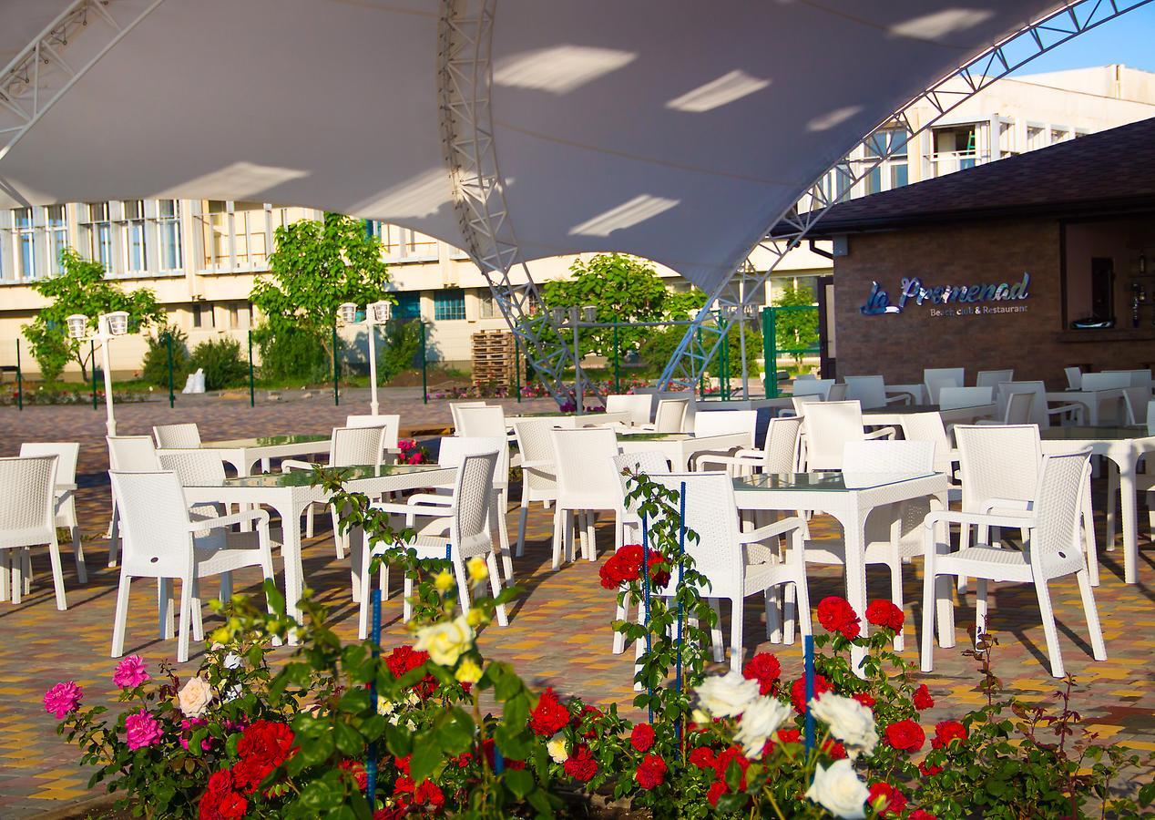 Hotel Promenad Zatoka Buitenkant foto